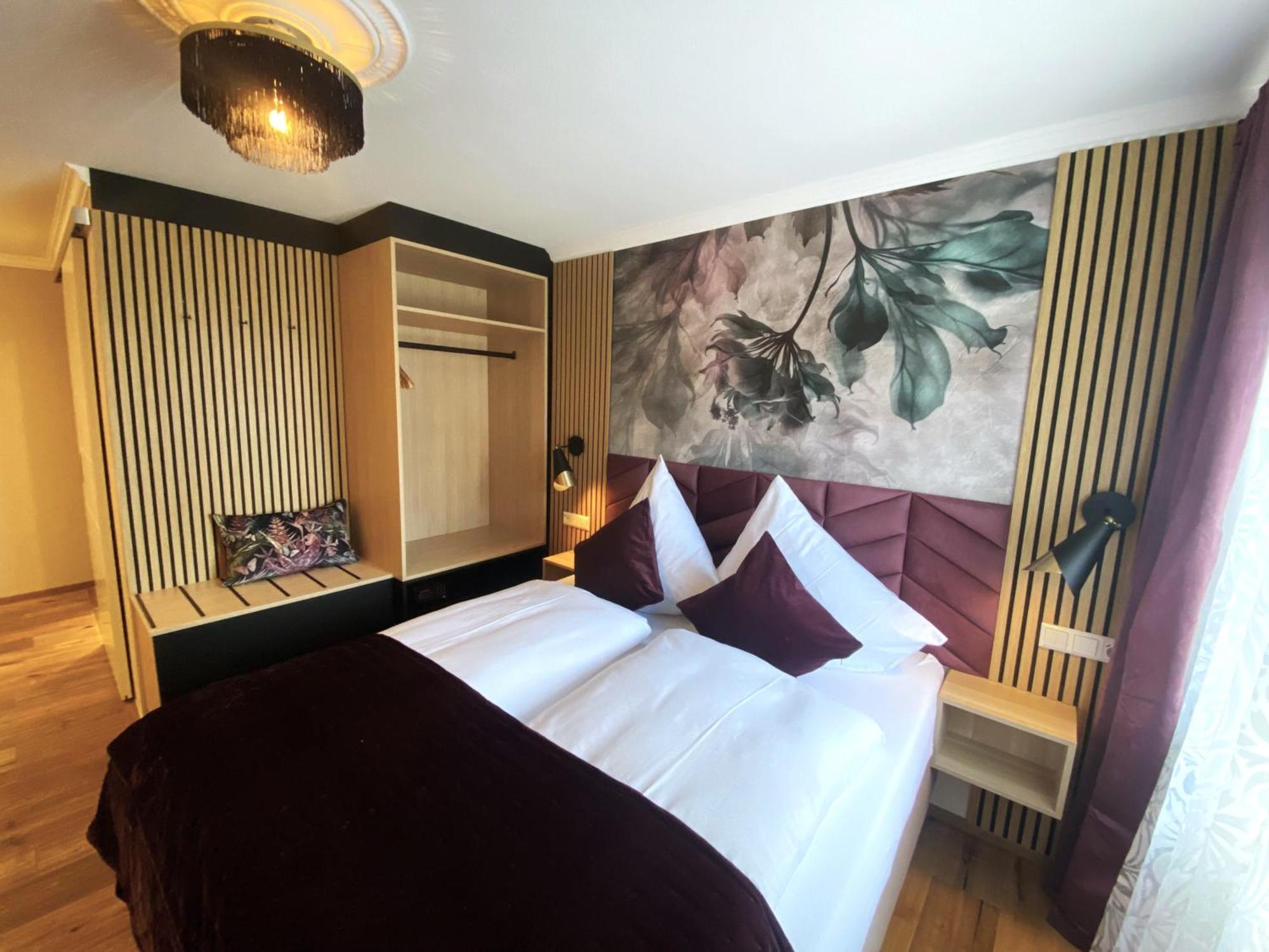 אמצל Boutique - Hotel Zum Schloss מראה חיצוני תמונה