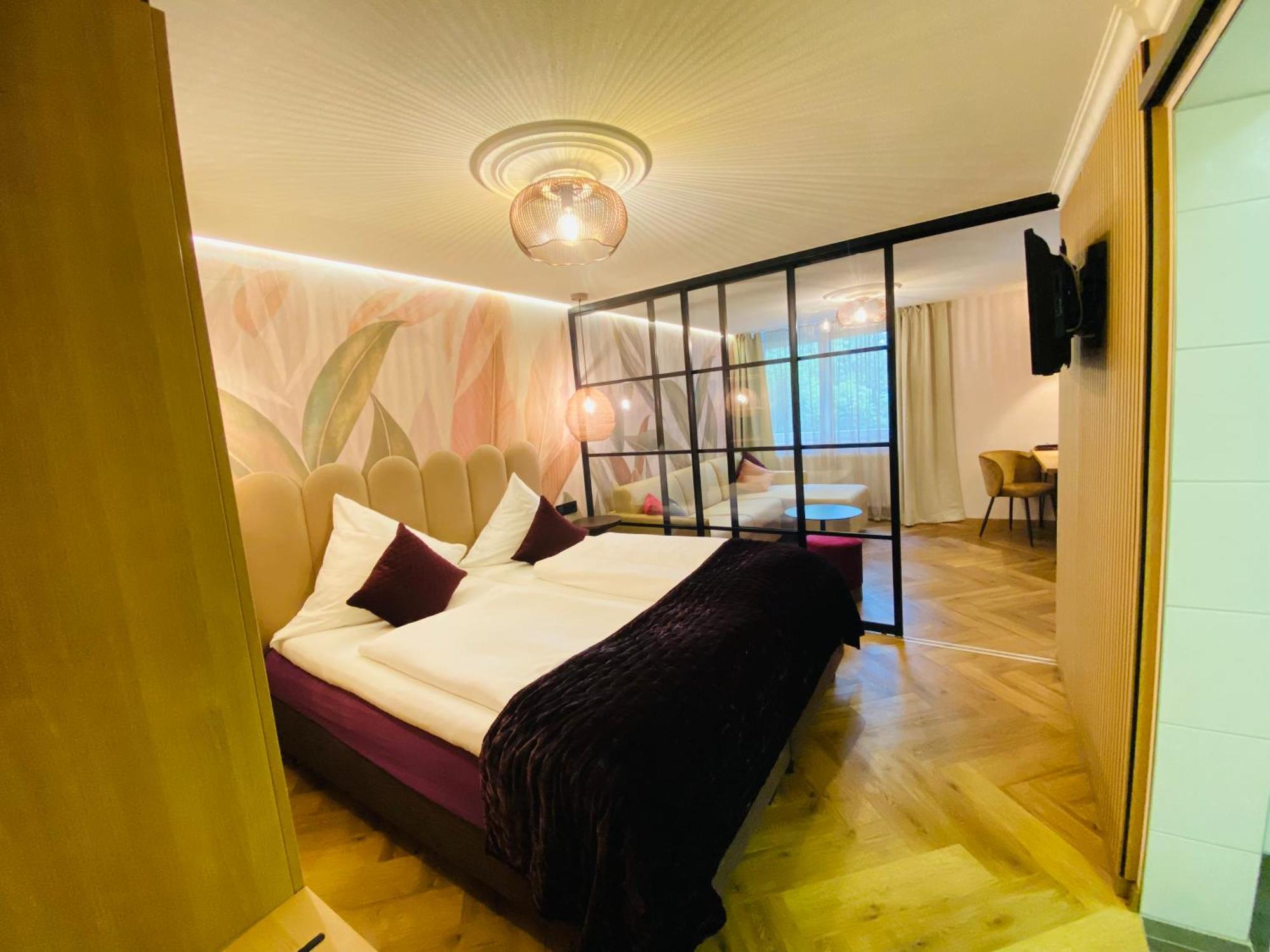אמצל Boutique - Hotel Zum Schloss מראה חיצוני תמונה