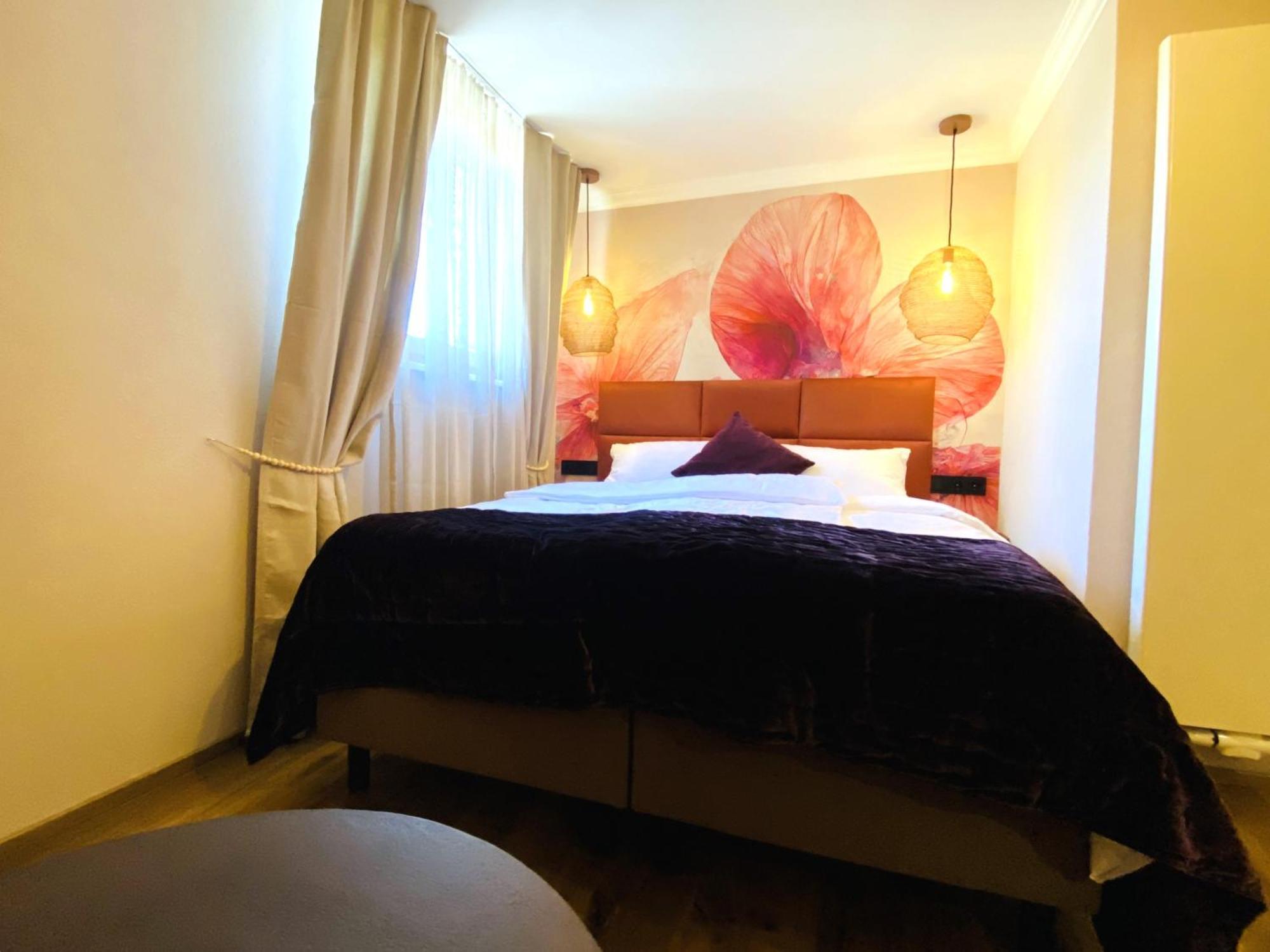 אמצל Boutique - Hotel Zum Schloss מראה חיצוני תמונה
