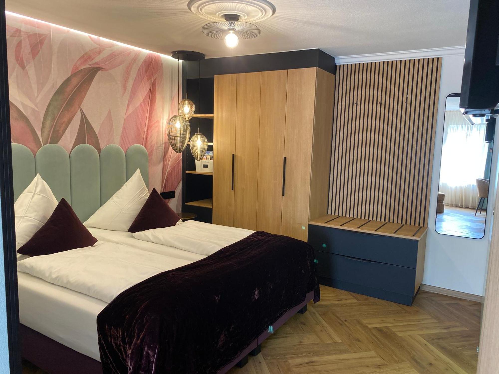 אמצל Boutique - Hotel Zum Schloss מראה חיצוני תמונה