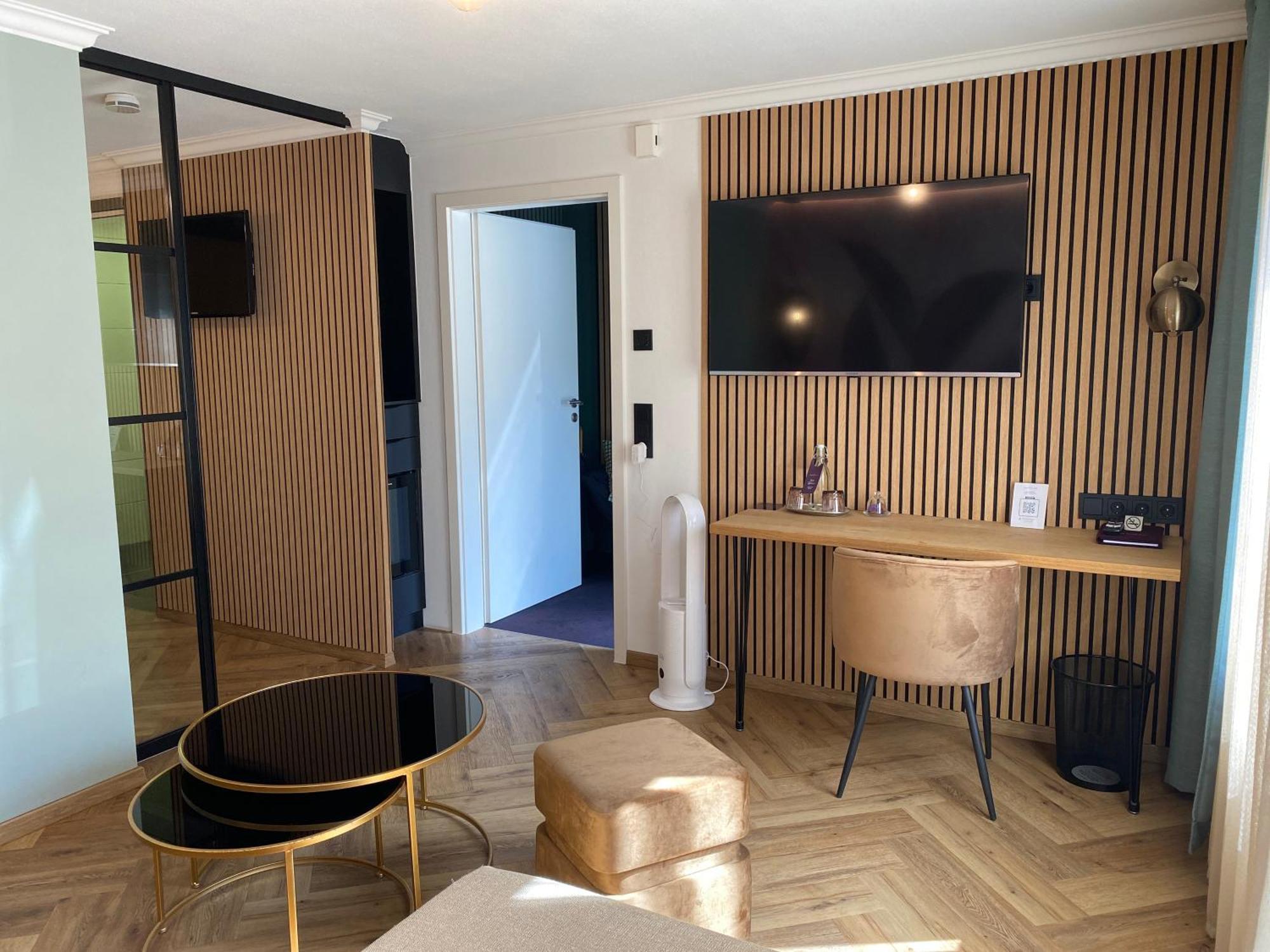 אמצל Boutique - Hotel Zum Schloss מראה חיצוני תמונה